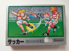 画像1: サッカー　箱説有　FCファミコン【管理5h5】 (1)