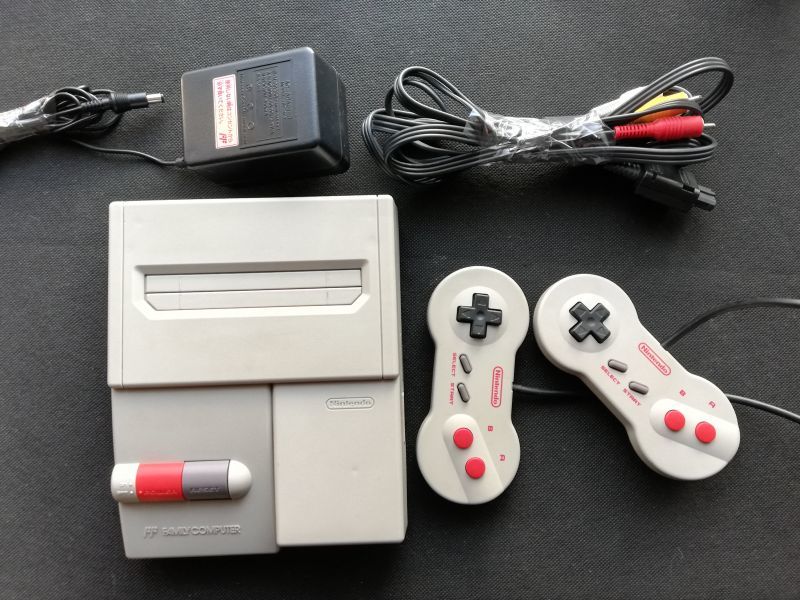 ニューファミコン本体acアダプターステレオavケーブルセット 箱説無 Fcファミコン 遊戯屋